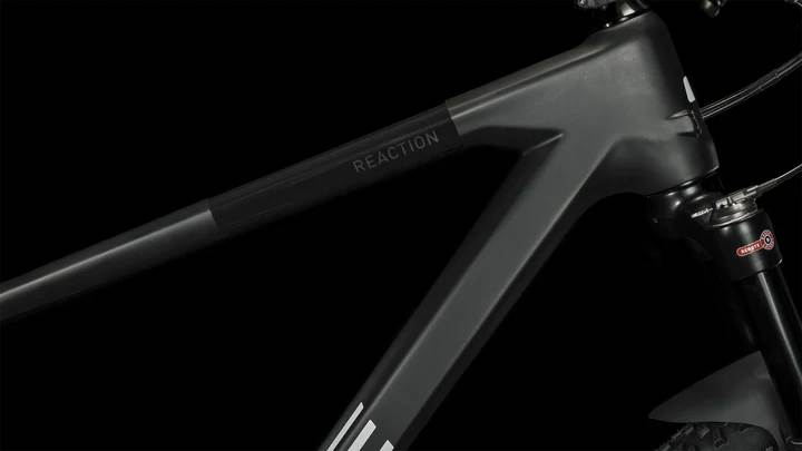 CUBE REACTION C:62 ONE CARBON & WHITE