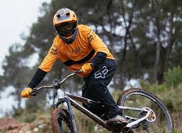 https://www.bikenerd.mx/collections/ropa